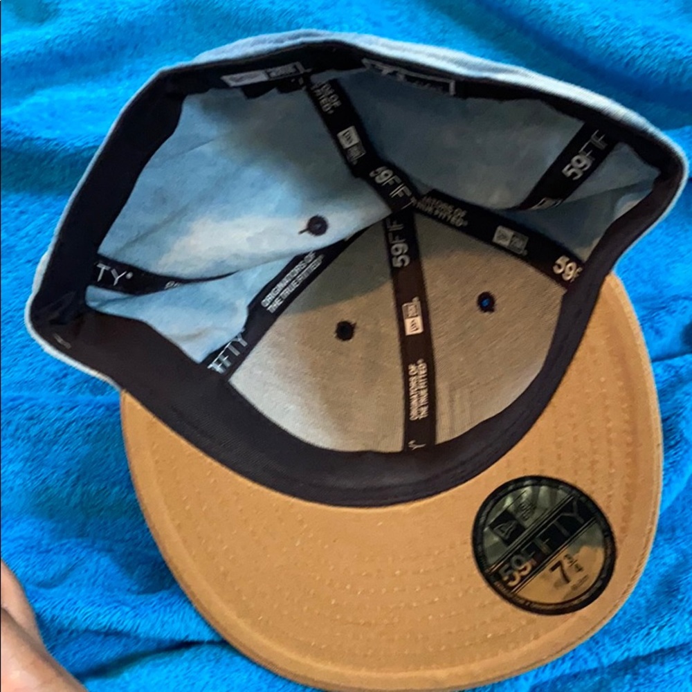 Hat - Picture 4 of 7